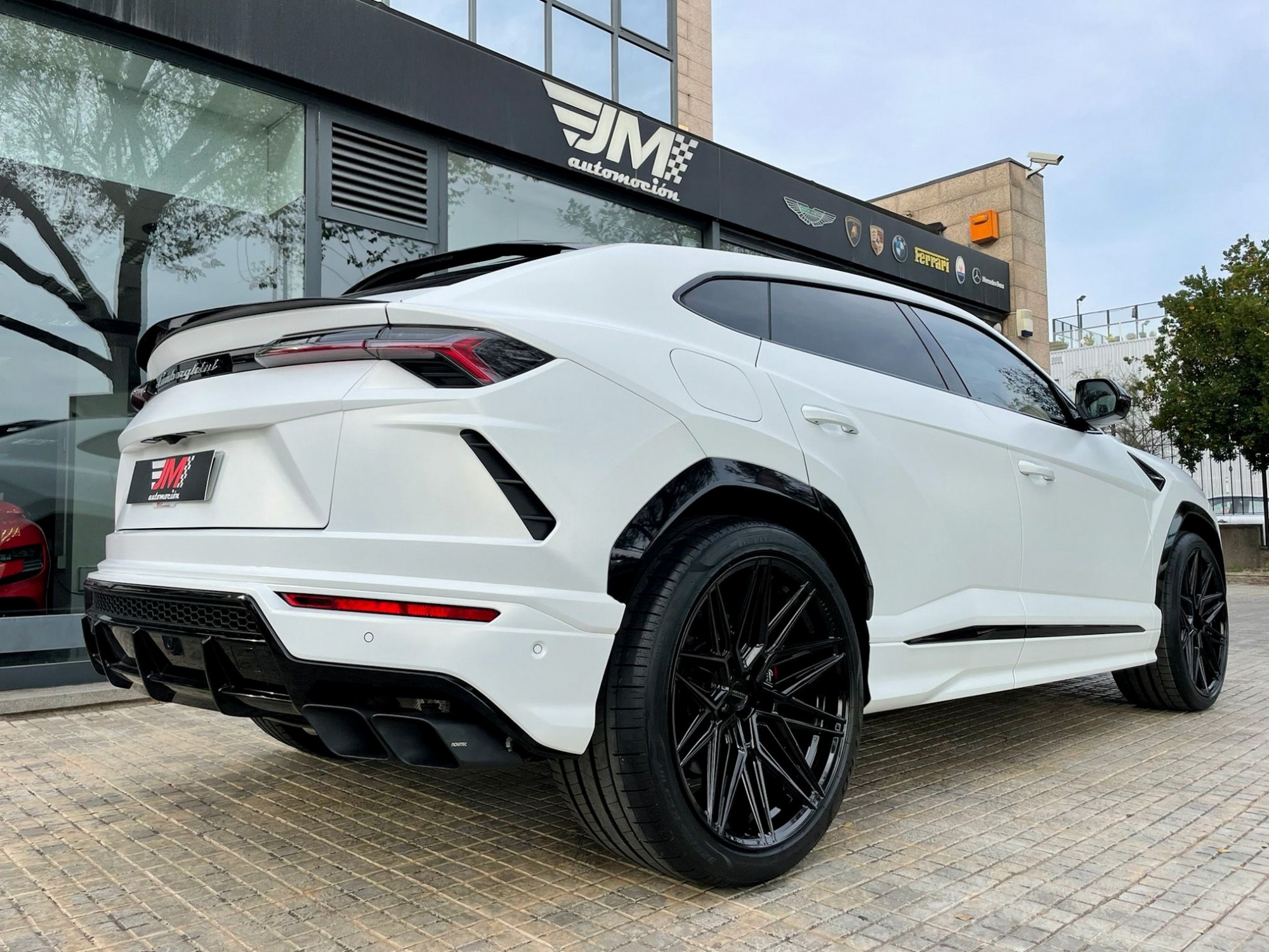 LAMBORGHINI URUS 4.0 V8 AUT. -ESCAPE DEPORTIVO NOVITEC-