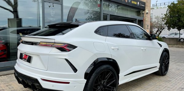 LAMBORGHINI URUS 4.0 V8 AUT. -ESCAPE DEPORTIVO NOVITEC-