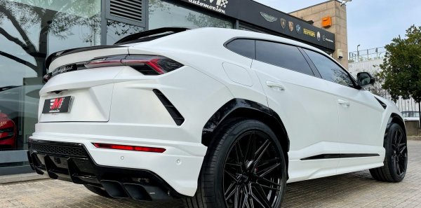 LAMBORGHINI URUS 4.0 V8 AUT. -ESCAPE DEPORTIVO NOVITEC-