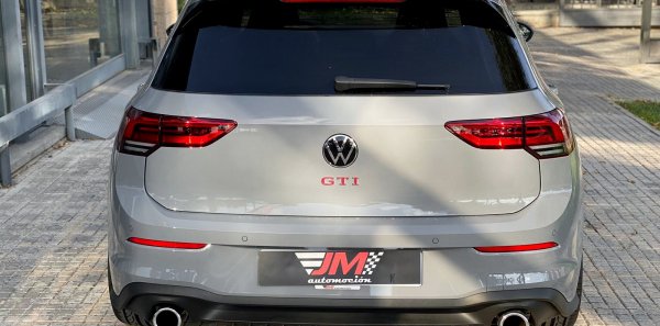 VOLKSWAGEN GOLF GTI MK8 DSG -COLOR GRIS DELFÍN-