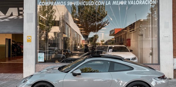 PORSCHE 911 992 CARRERA 4S COUPÉ -NACIONAL, GRIS CRAYÓN-