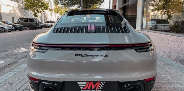 PORSCHE 911 992 CARRERA 4S COUPÉ -NACIONAL, GRIS CRAYÓN-