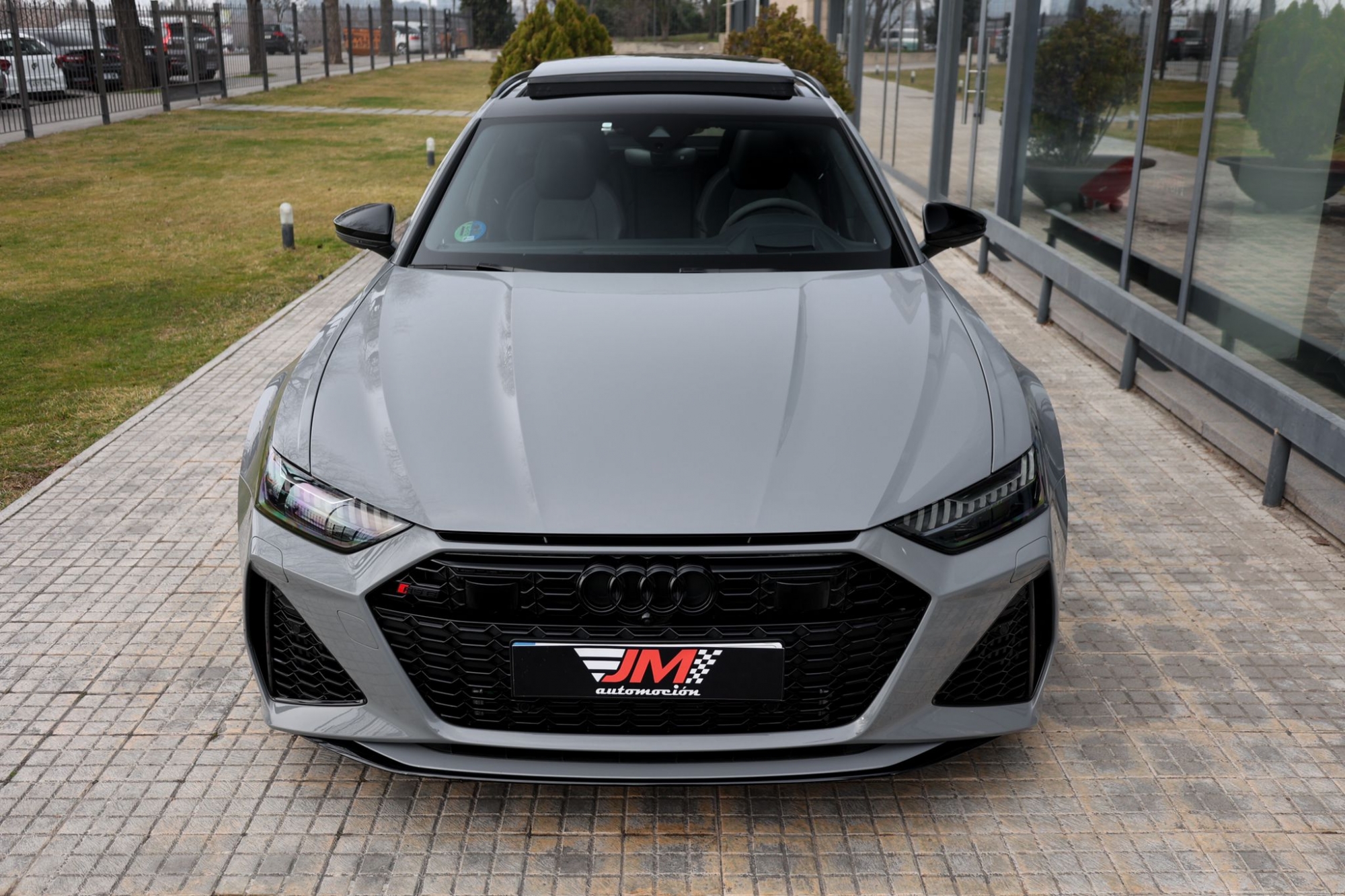 AUDI RS6 AVANT C8 NARDO GREY -ESCAPE DEPORTIVO AKRAPOVIC-