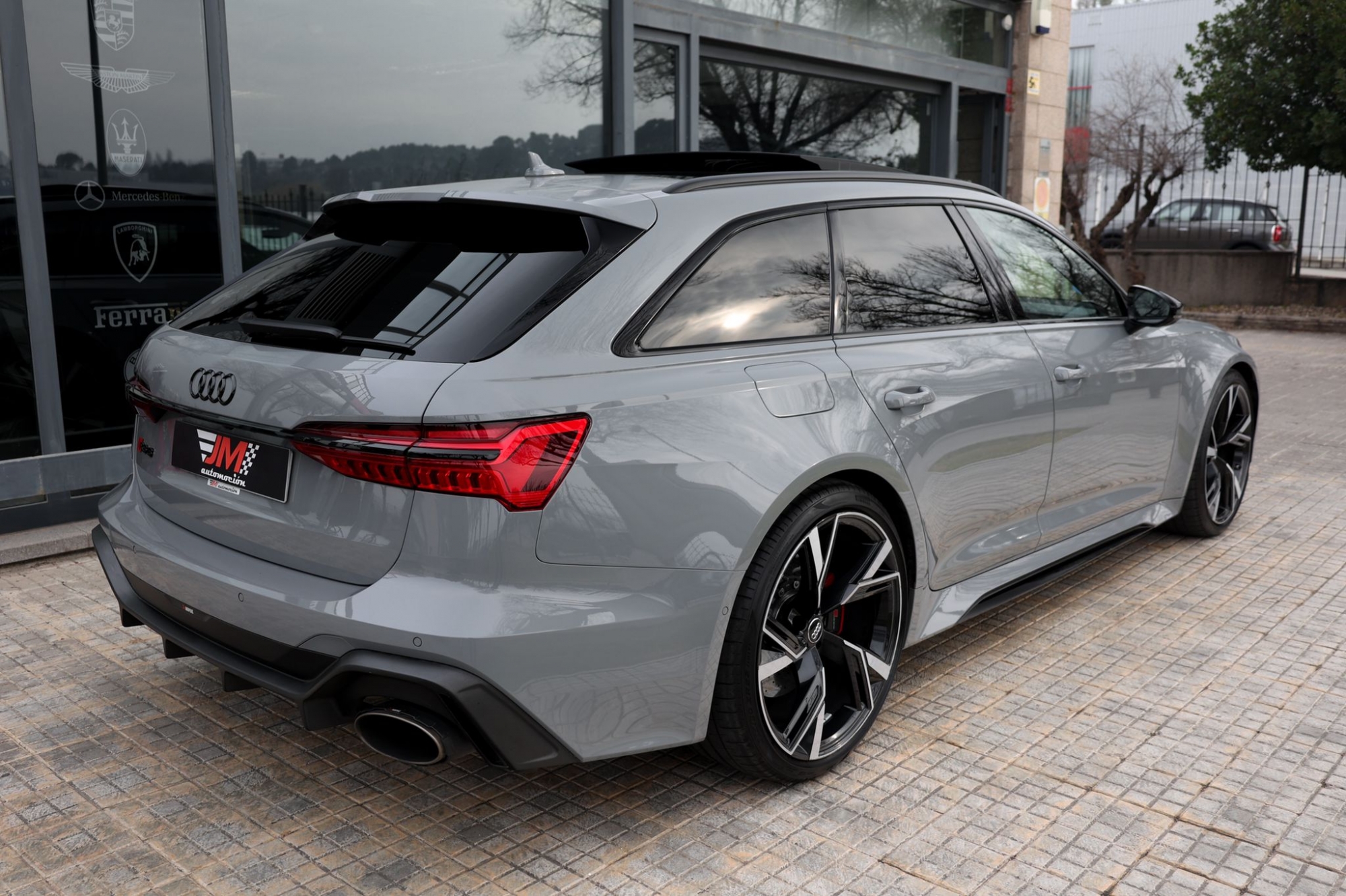 AUDI RS6 AVANT C8 NARDO GREY -ESCAPE DEPORTIVO AKRAPOVIC-