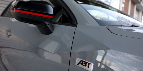 AUDI SQ2 TFSI QUATTRO -COLOR NARDO GREY-