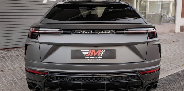 LAMBORGHINI URUS 4.0 V8 AUT. -FULL OPTIONS-