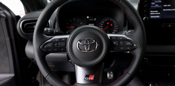 TOYOTA GR YARIS RZ CIRCUIT PACK -ESCAPES MILTEK-