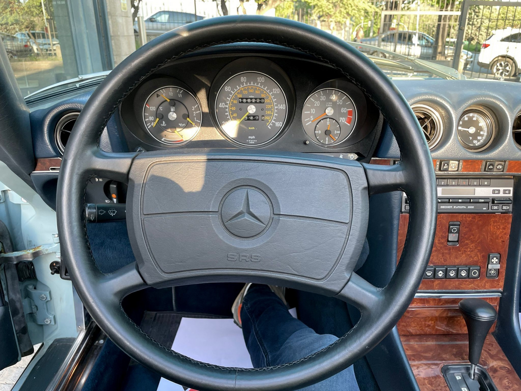 MERCEDES-BENZ 560 SL -RESTAURACIÓN COMPLETA-