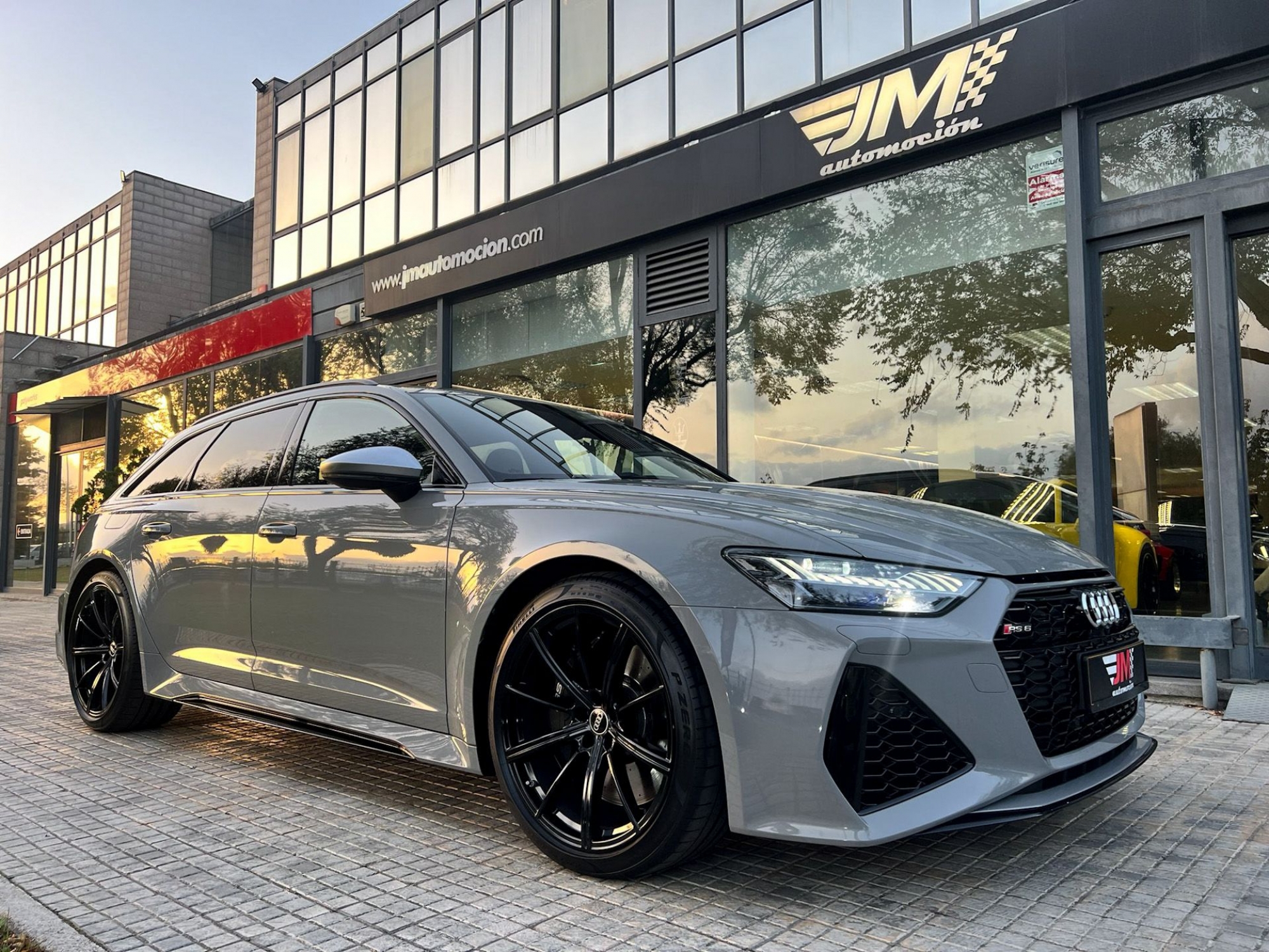 AUDI RS6 AVANT C8 COLOR NARDO GREY -IVA DEDUCIBLE-