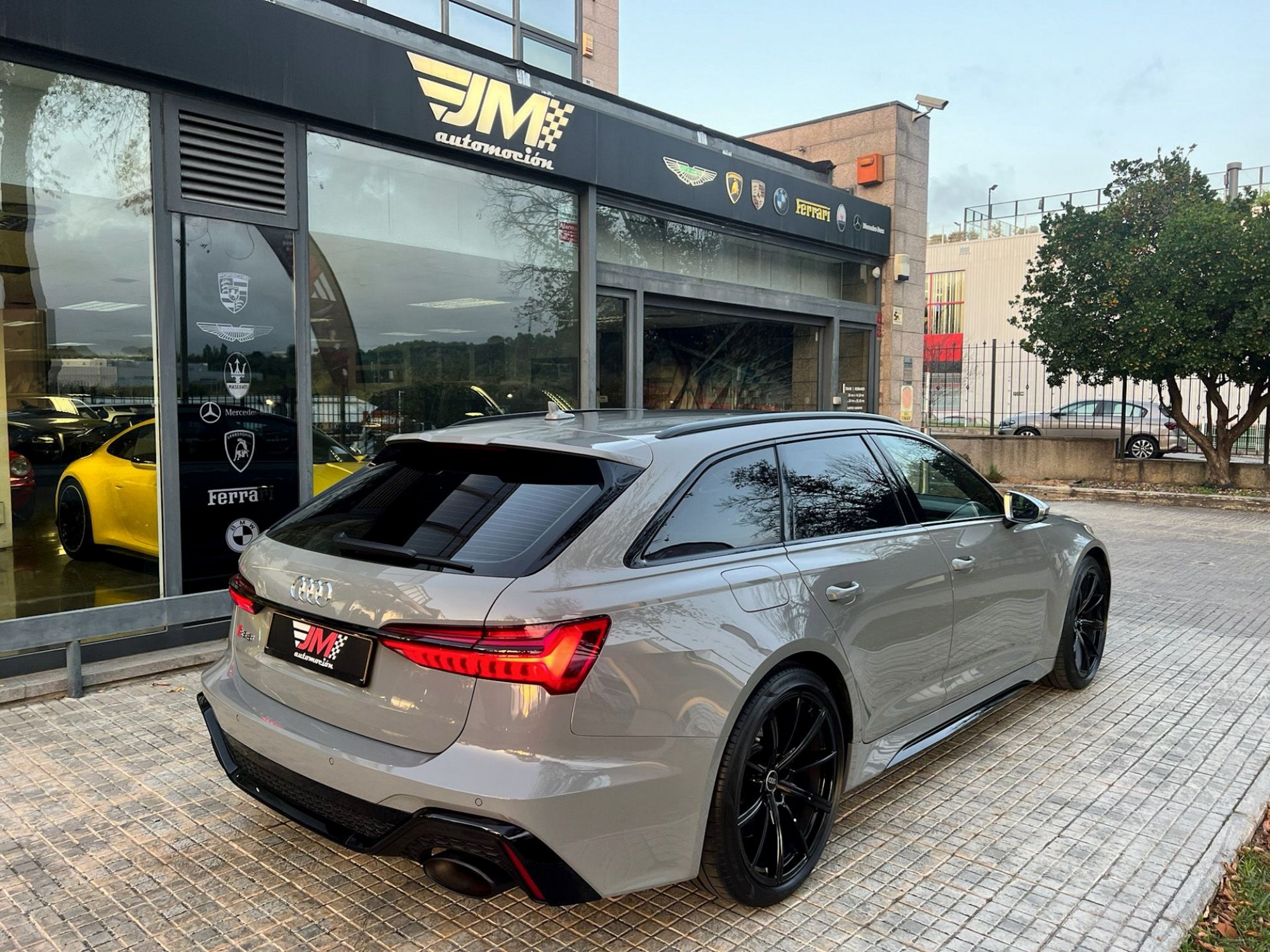 AUDI RS6 AVANT C8 COLOR NARDO GREY -IVA DEDUCIBLE-